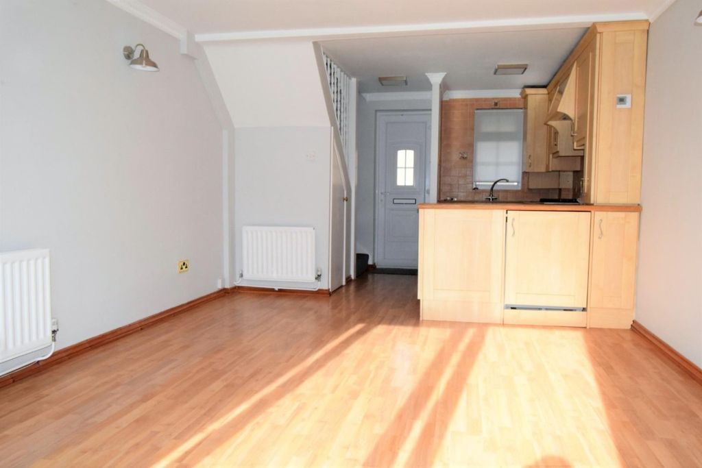 Property photo 3 of 8 5549433
