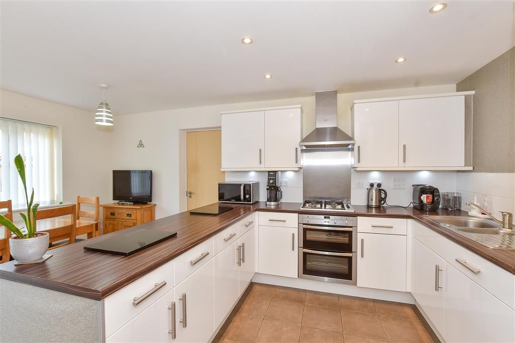 Property photo 1 of 15 Kitchen/Breakfast Room