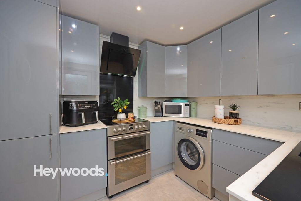 Property photo 3 of 25 0F1A0915