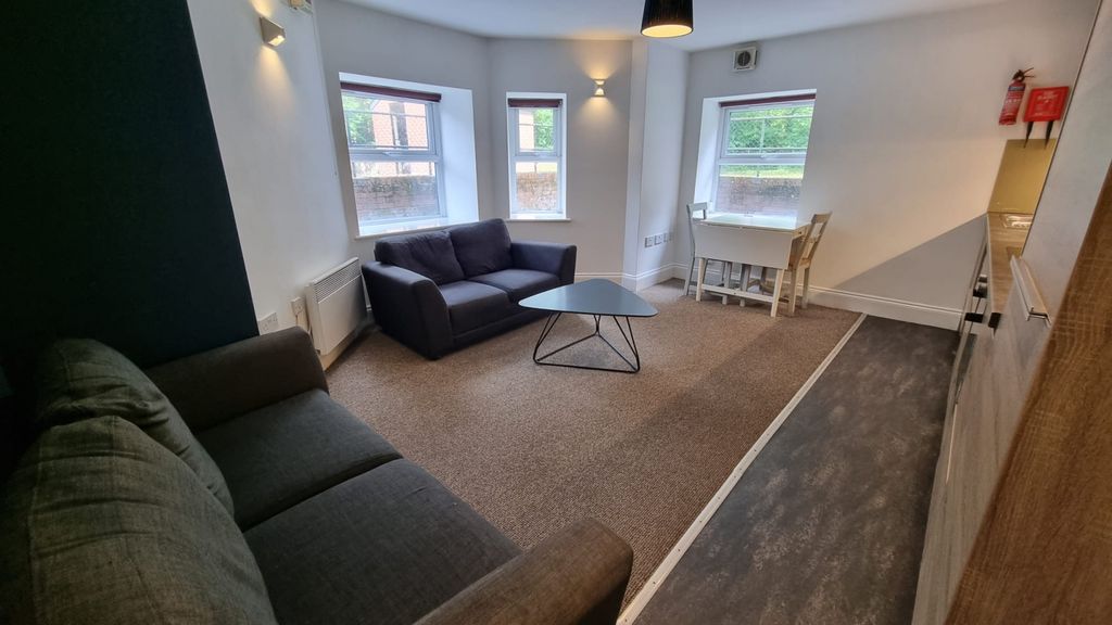 Property photo 1 of 12 Heaton Road