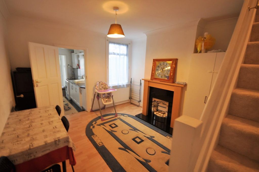Property photo 3 of 10 Dining Room