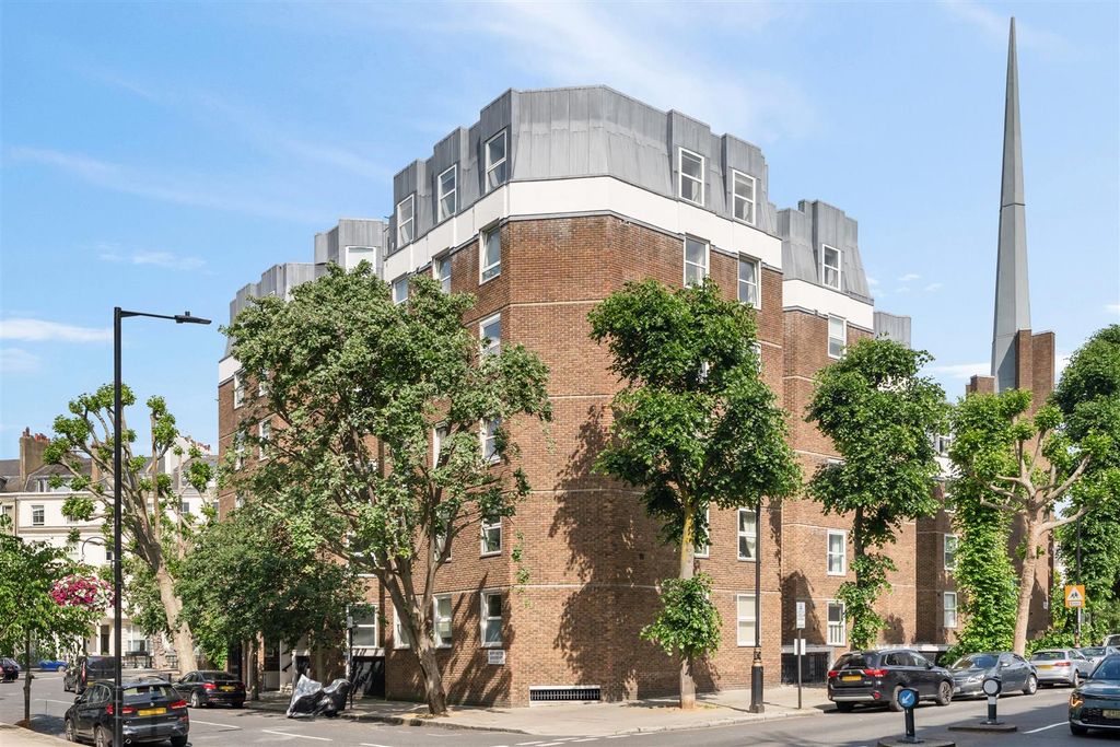 Property photo 1 of 13 Flat 27, Manor House Court W9 2Pz-No Watermark-12.