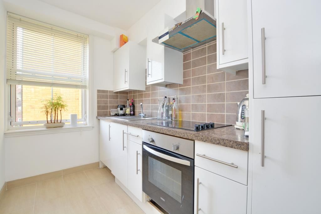 Property photo 3 of 8 Kitchen