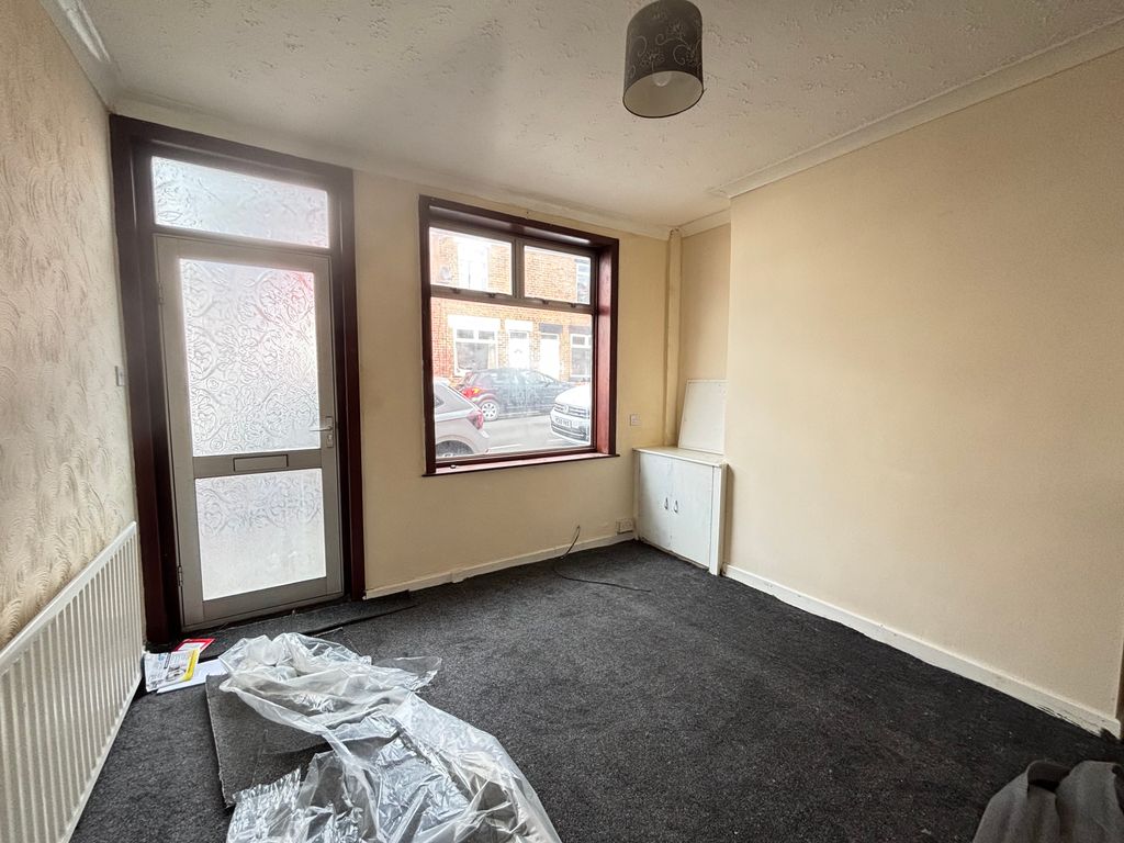 Property photo 3 of 10 Lounge Area