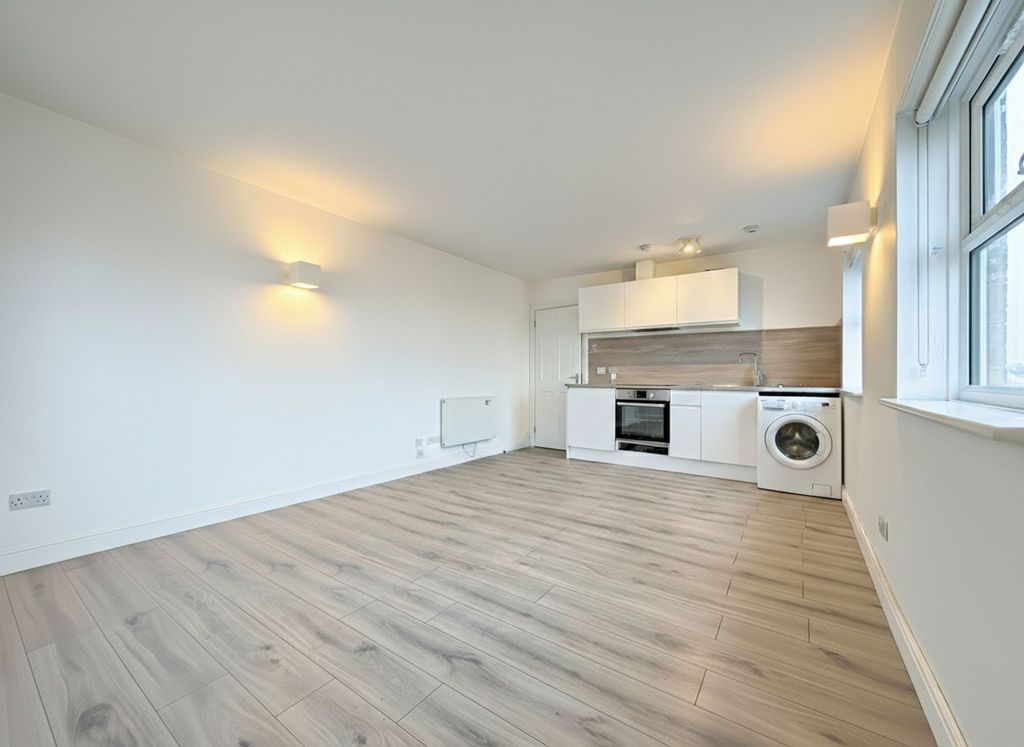 Property photo 2 of 3