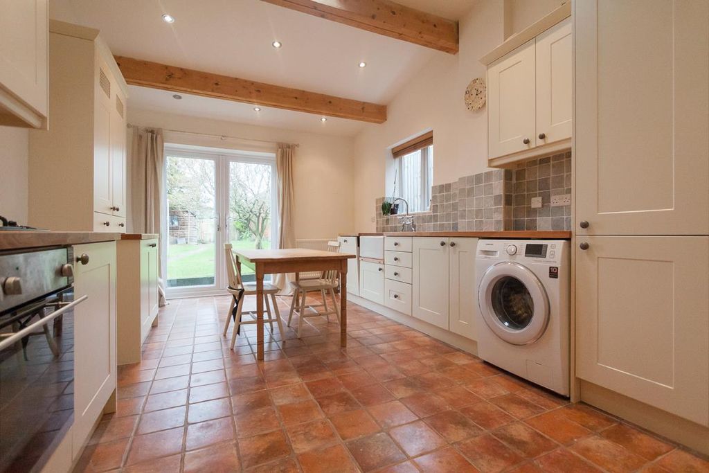 Property photo 3 of 10 Chapel Street 12 (012).Jpg