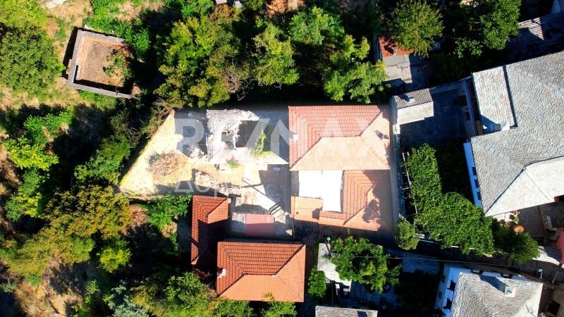 Property photo 3 of 25