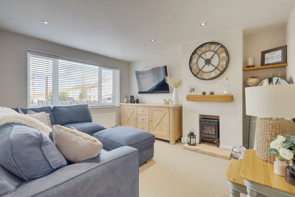 Property photo 2 of 26