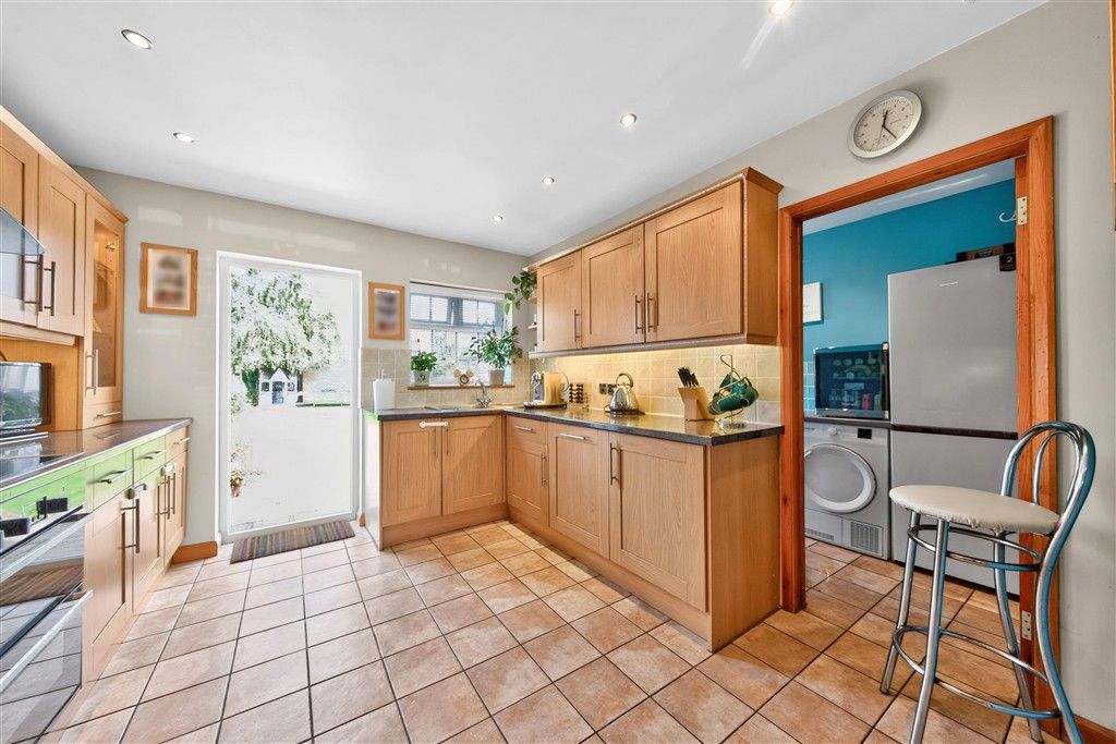 Property photo 3 of 14 Kitchen