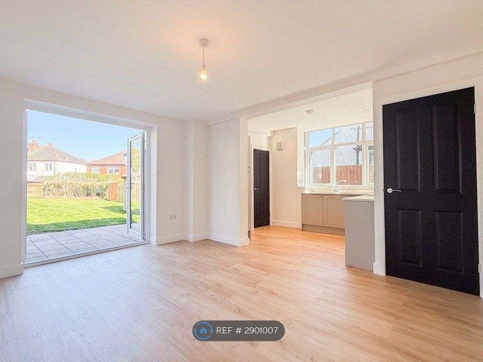 Property photo 2 of 31
