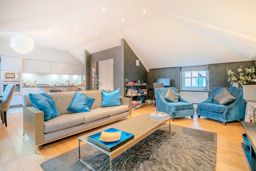 Property photo 3 of 12 Picture No. 17