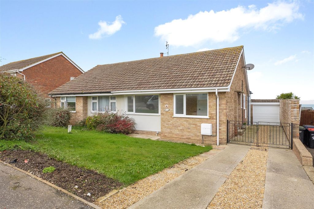 Property photo 1 of 16 Sandpiper Road, Whitstable