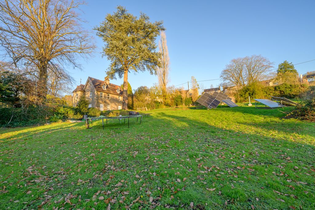 Property photo 2 of 7 Forest Lodge-39