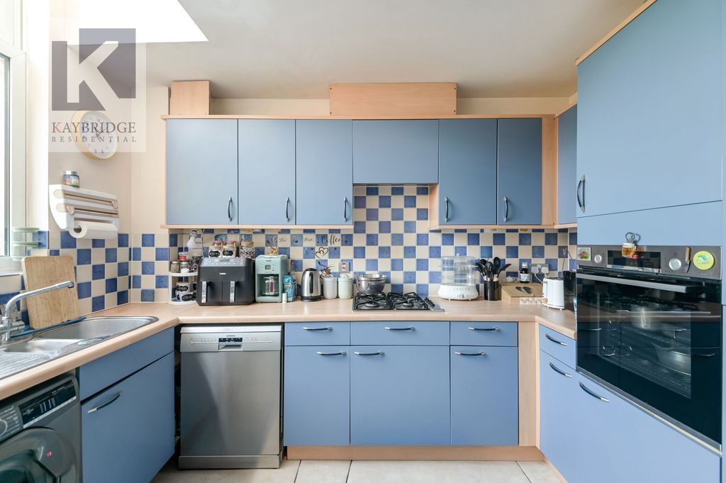 Property photo 2 of 16
