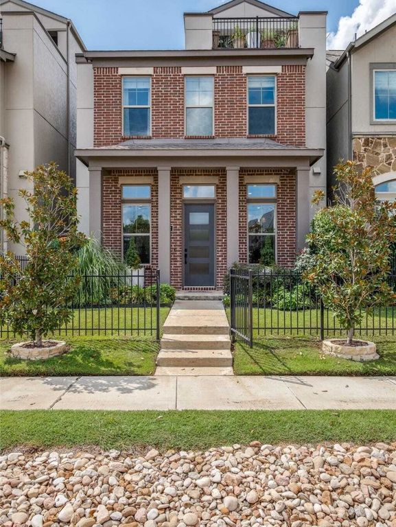 Property photo 1 of 2