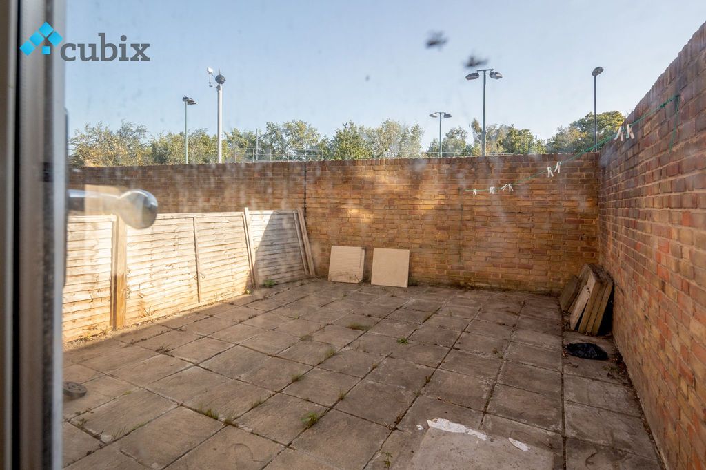 Property photo 1 of 30
