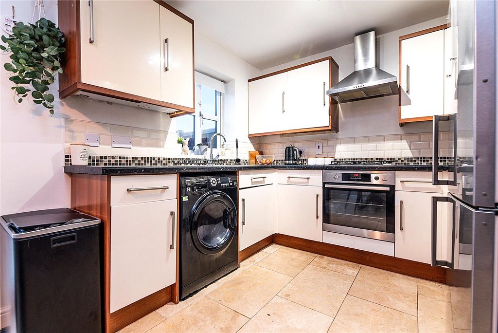 Property photo 3 of 35 Picture No. 16