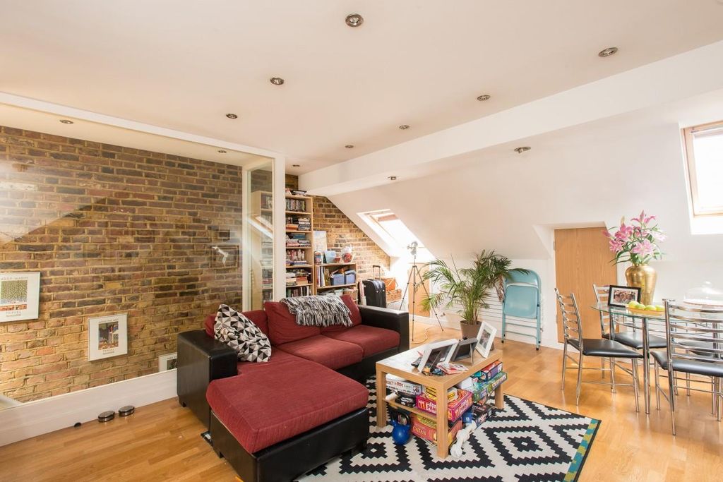 Property photo 1 of 6