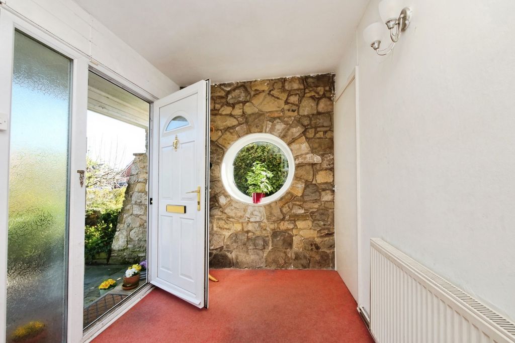 Property photo 2 of 27 Hallway