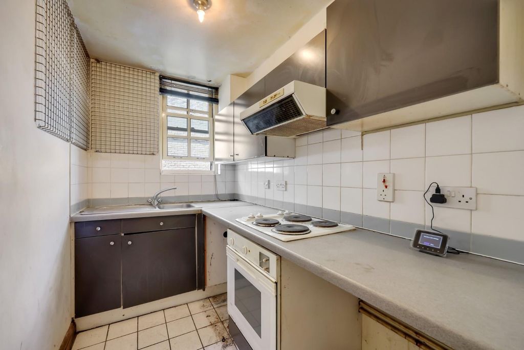 Property photo 3 of 8 Levi2255.Jpg