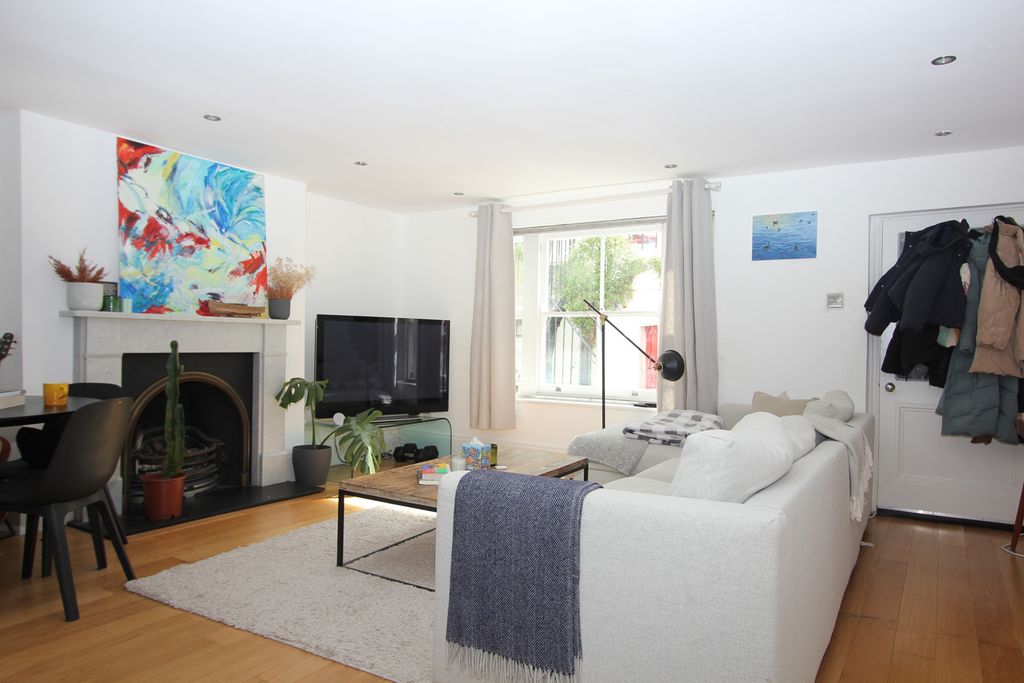 Property photo 3 of 20