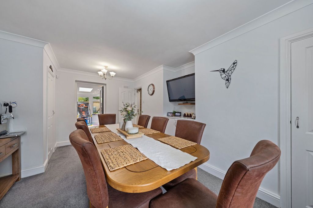 Property photo 2 of 29