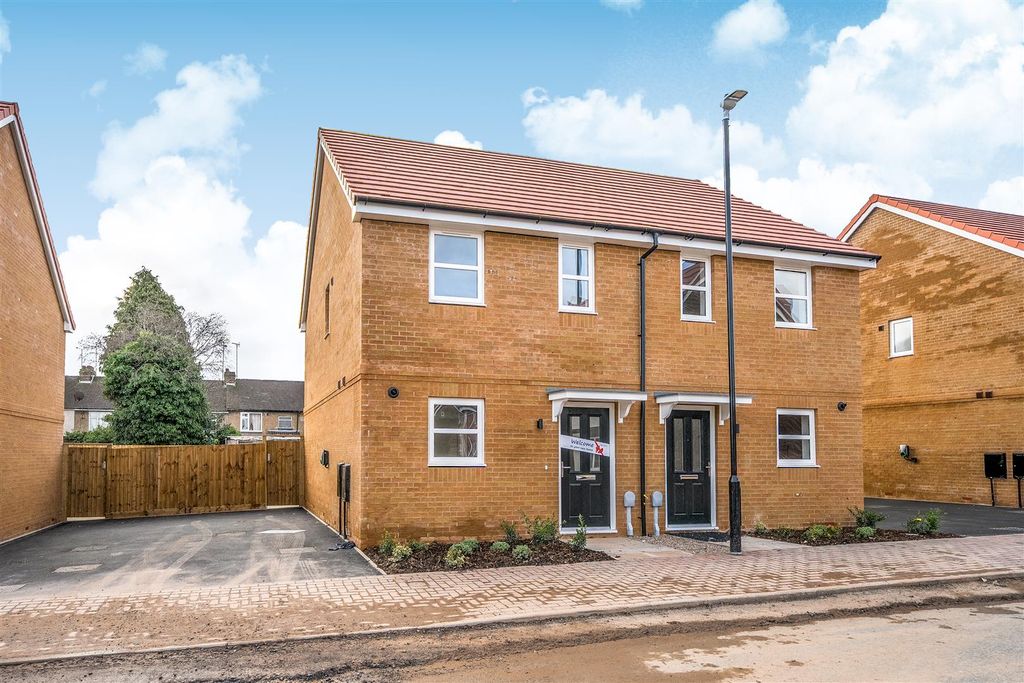 Property photo 1 of 10 1394340-10-694Bcd7003946.Jpg