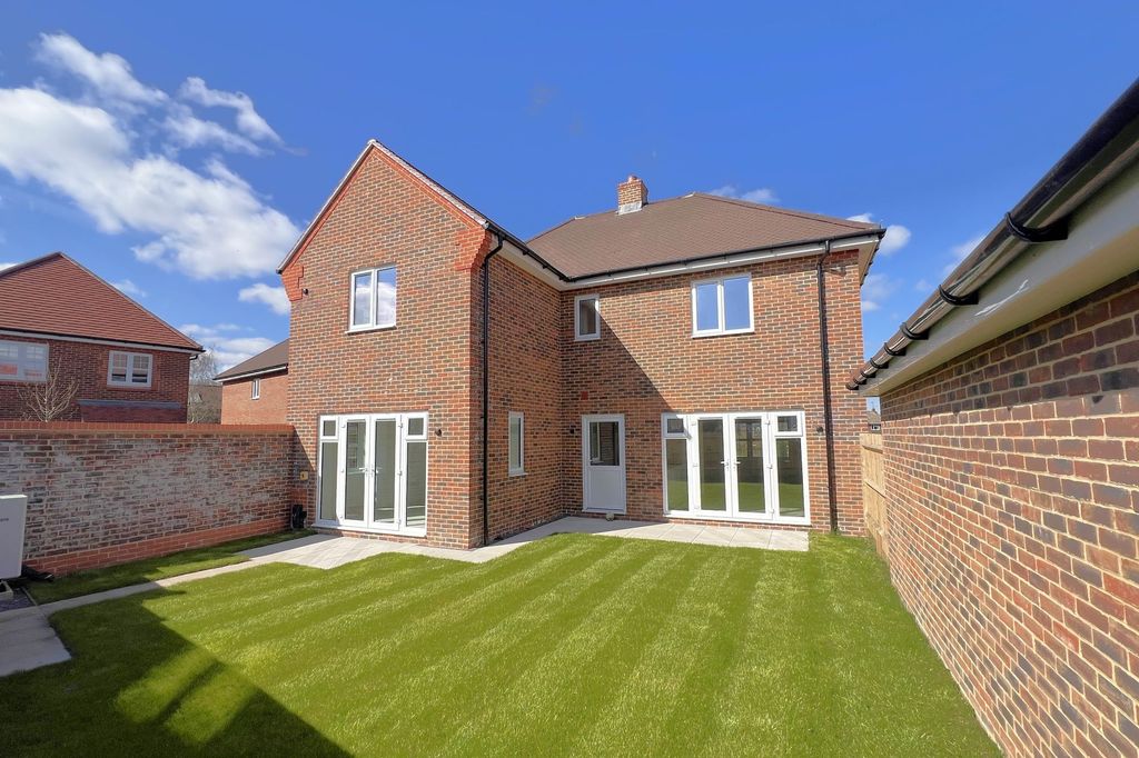 Property photo 3 of 12