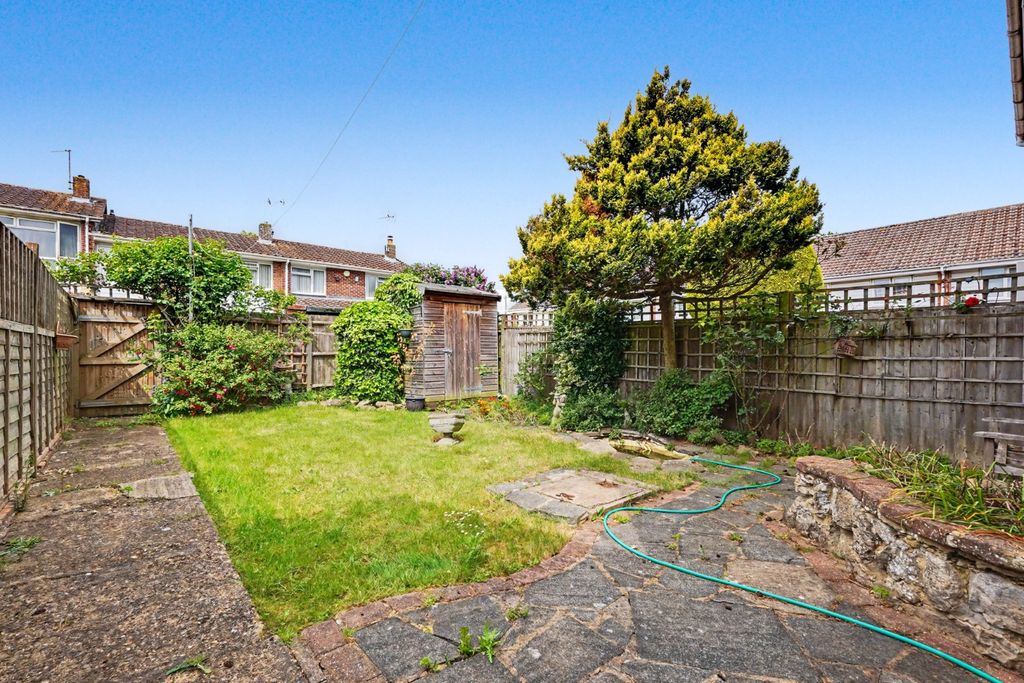 Property photo 2 of 15 5140572