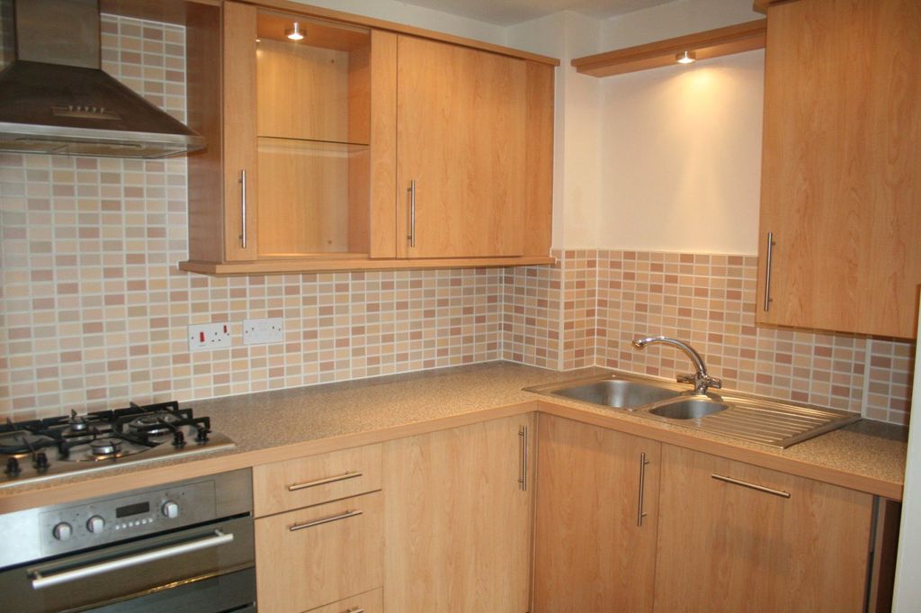 Property photo 2 of 6 Kitchen