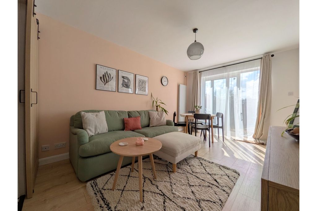 Property photo 2 of 20 Lounge/Dining Room