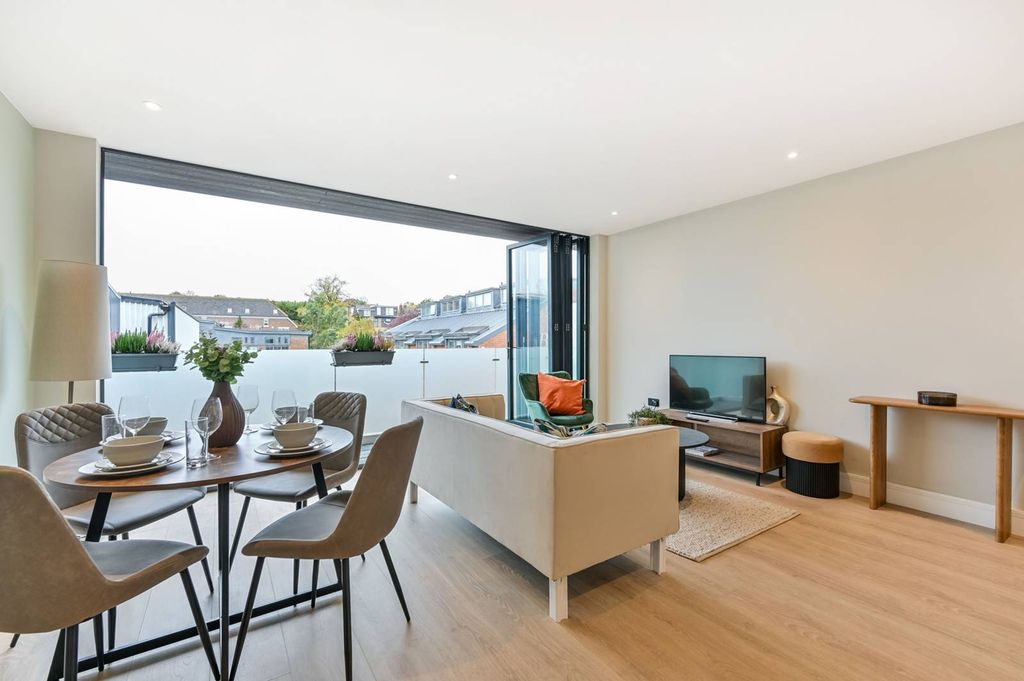 Property photo 2 of 9