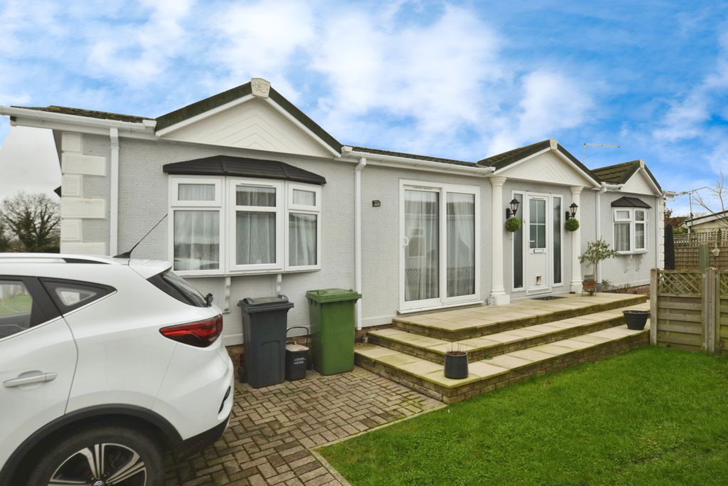 Property photo 1 of 18 Photography