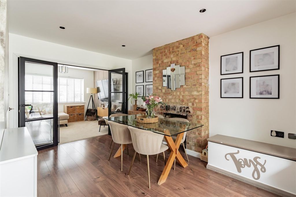 Property photo 3 of 17 Credo-Hr27.Jpg