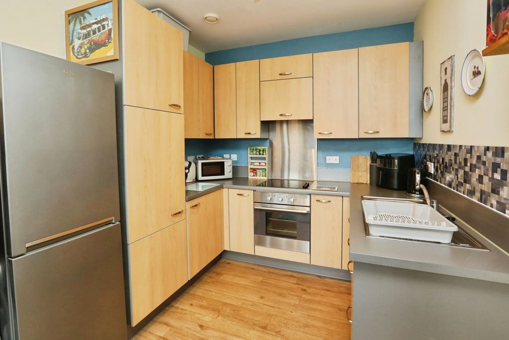 Property photo 2 of 17 Photo