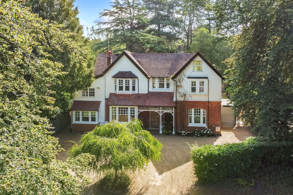 Property photo 1 of 28