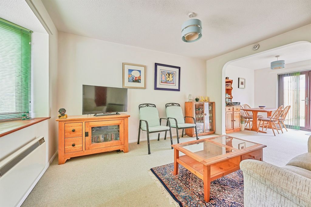 Property photo 2 of 13