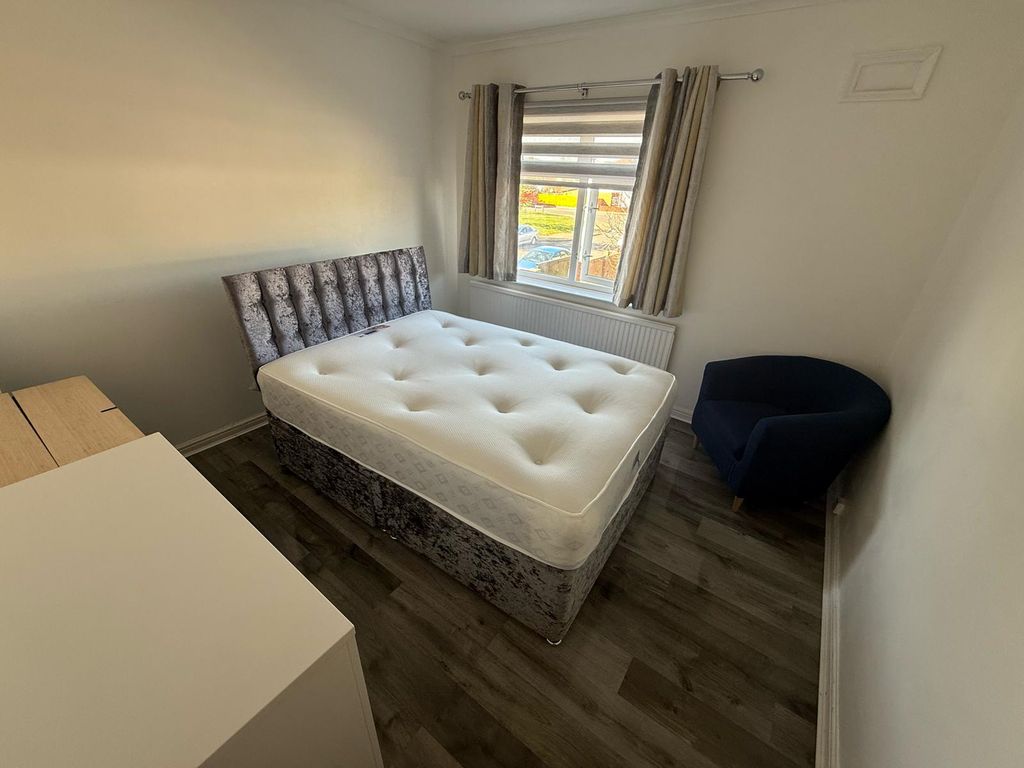 Property photo 1 of 3
