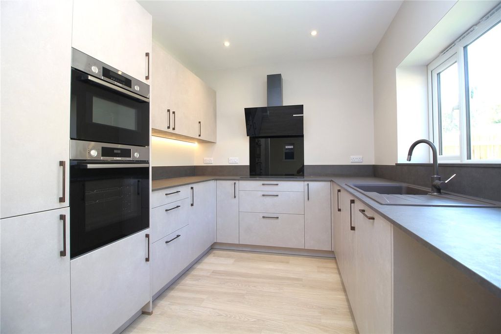 Property photo 3 of 9 Picture No. 31