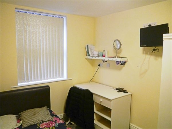 Property photo 3 of 5