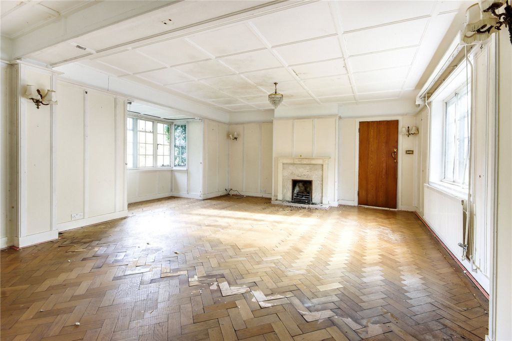 Property photo 2 of 17 Sitting Room