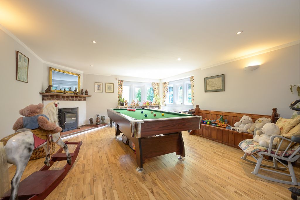 Property photo 3 of 24