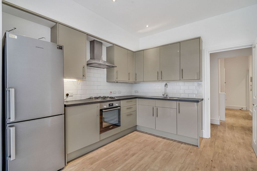 Property photo 3 of 9 Photo 2