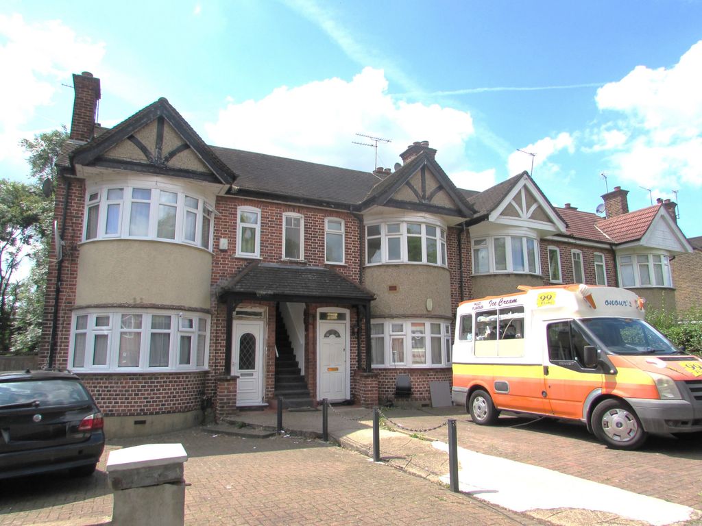 Property photo 1 of 7 Christchurch Avenue, Harrow, Middlesex, Ha3