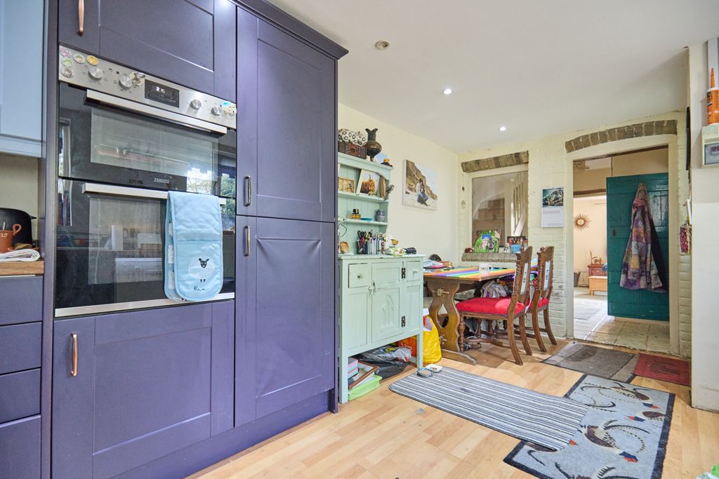 Property photo 3 of 20