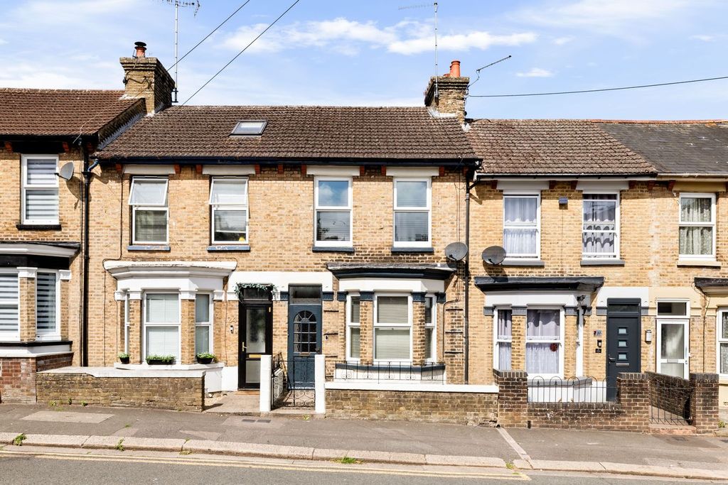 Property photo 1 of 12