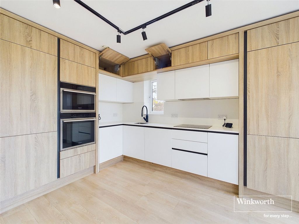 Property photo 3 of 9 Picture No. 14