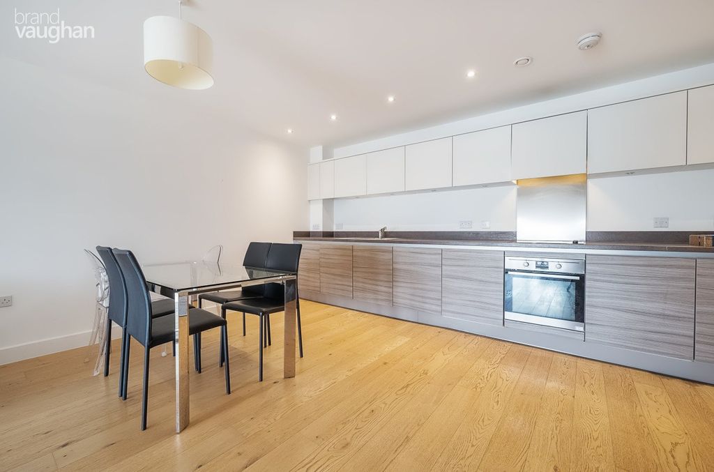 Property photo 3 of 12 Kitchen