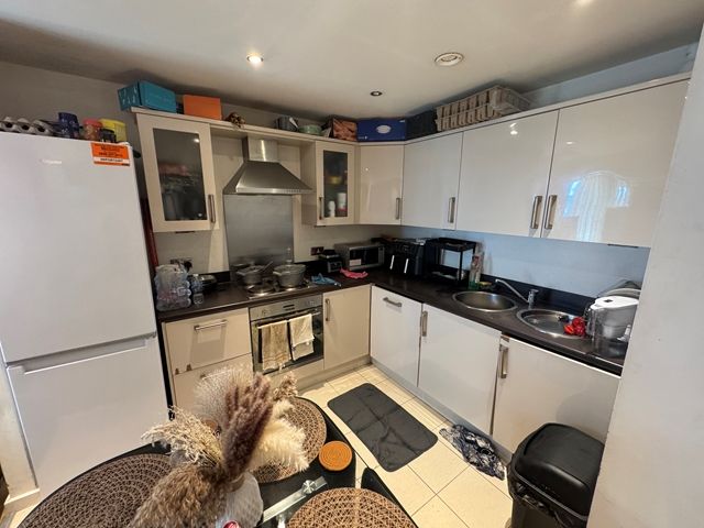Property photo 1 of 2