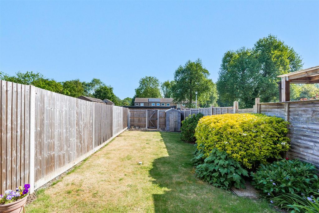 Property photo 2 of 13 Garden